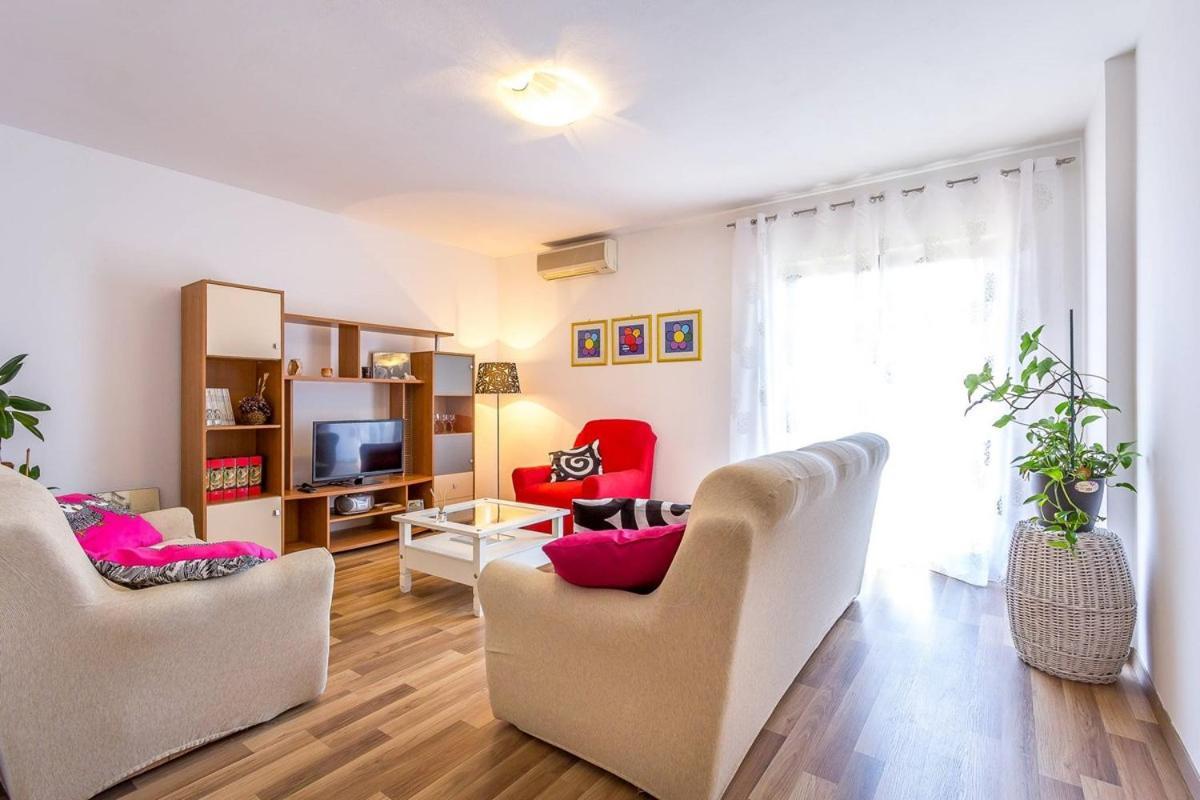 Apartment Miro Pula Luaran gambar